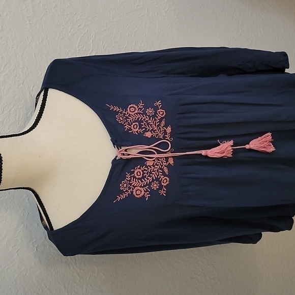 5/$25 RUE 21 Navy Blue Floral Embroidered Dolman Sleeve Flounce Blouse - Picture 2 of 7